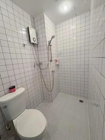 男女共用6ベッドドミトリーのベッド — Hip Hostel - Patong