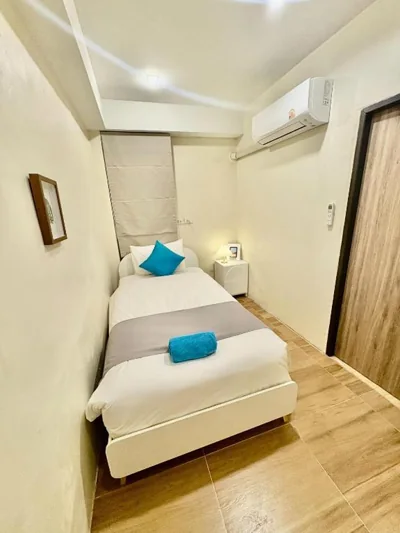 共用バスルーム利用のシングルルーム — Hip Hostel - Patong